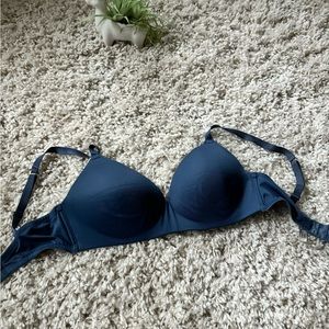 Soso super cute and comfy 34D navy blue comfortable casual womens bra.